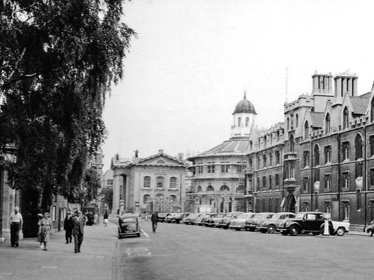 View east along part of Broad Street, Oxford, in 1960.