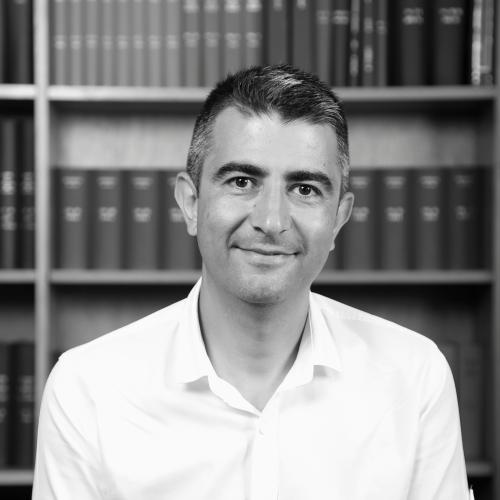 Black & white image of Ozan Aksoy