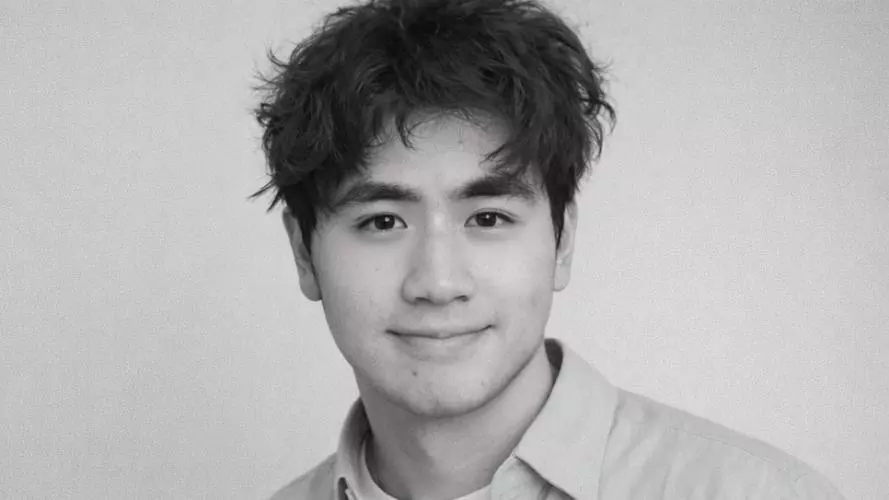 Black and white image of Li Zhihong